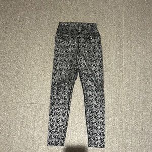 Carbon 38 mint condition high waisted printed leggings